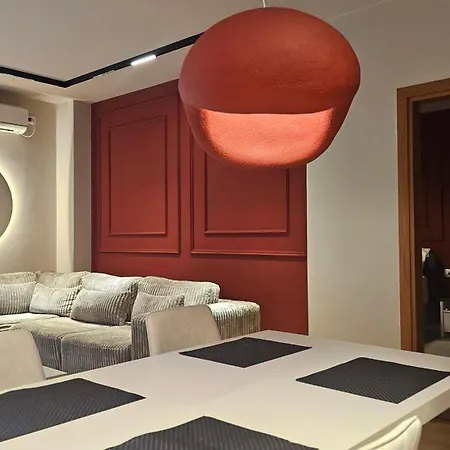 Tam Skanderbeg Square One Bedroom W Veranda * ティラナ