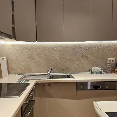 Tam Skanderbeg Square One Bedroom W Veranda Appartamento Tirana