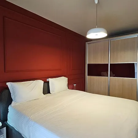 Tam Skanderbeg Square One Bedroom W Veranda Appartamento *