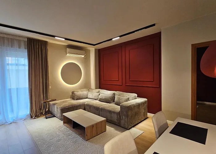 Tam Skanderbeg Square One Bedroom W Veranda アパート