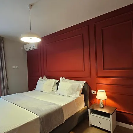 Tam Skanderbeg Square One Bedroom W Veranda Διαμέρισμα