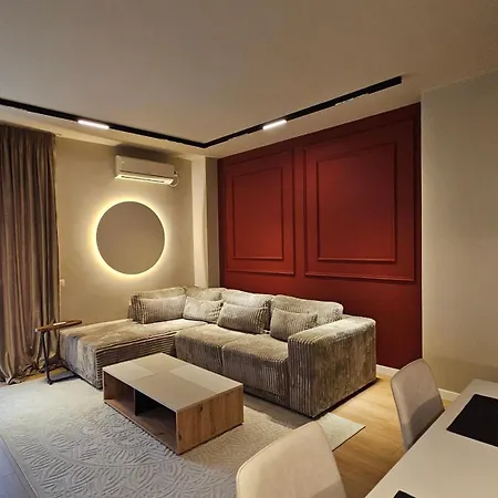 Tam Skanderbeg Square One Bedroom W Veranda Διαμέρισμα