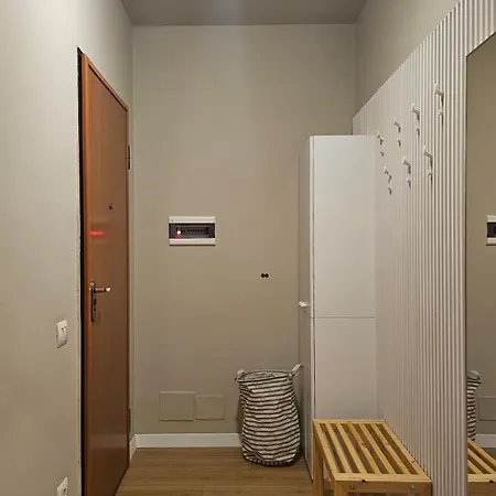 Tam Skanderbeg Square One Bedroom W Veranda * 地拉那
