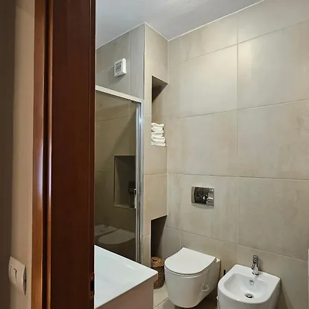 Lejlighed Tam Skanderbeg Square One Bedroom W Veranda Tirana