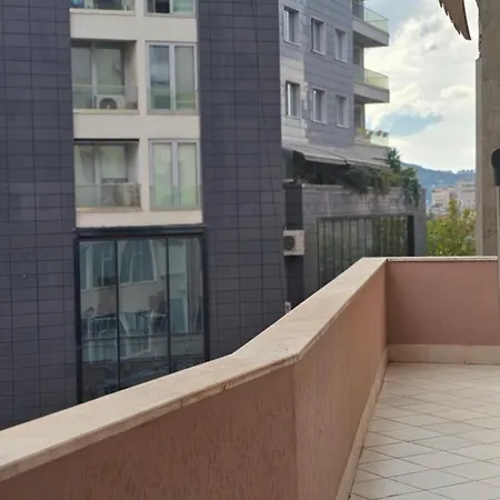 Tam Skanderbeg Square One Bedroom W Veranda 公寓 地拉那