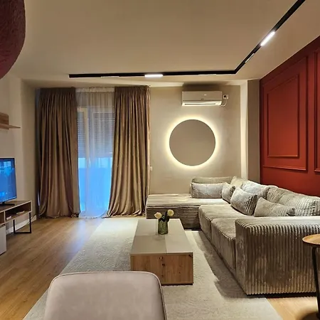Tam Skanderbeg Square One Bedroom W Veranda アパート *