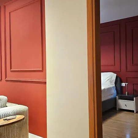 Tam Skanderbeg Square One Bedroom W Veranda アパート