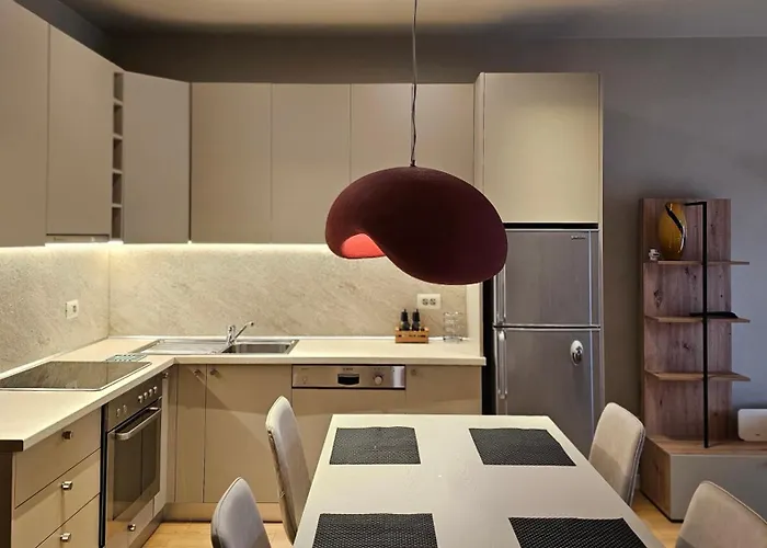 Tam Skanderbeg Square One Bedroom W Veranda Διαμέρισμα Τίρανα