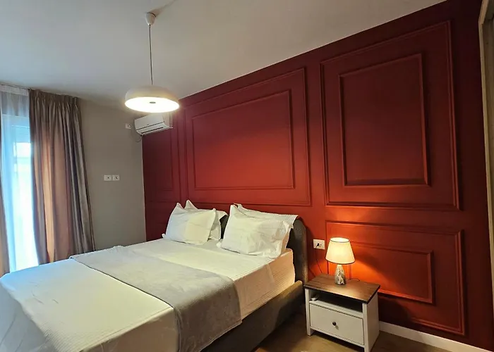 Tam Skanderbeg Square One Bedroom W Veranda Διαμέρισμα