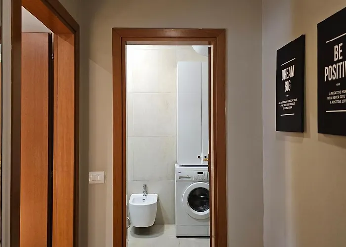 アパート Tam Skanderbeg Square One Bedroom W Veranda ティラナ