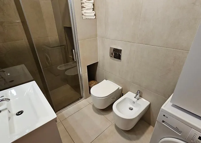 Tam Skanderbeg Square One Bedroom W Veranda Διαμέρισμα