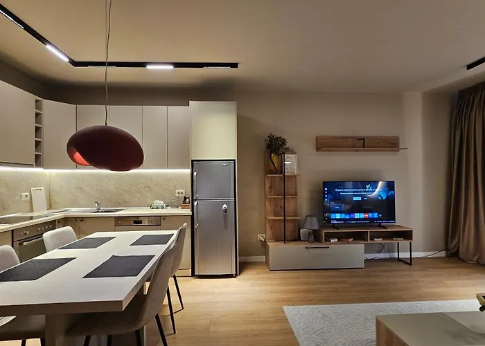 Tam Skanderbeg Square One Bedroom W Veranda * ティラナ