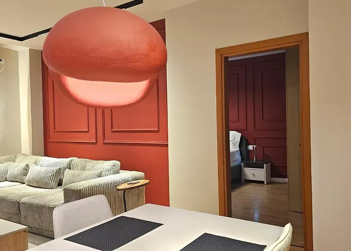 Tam Skanderbeg Square One Bedroom W Veranda アパート