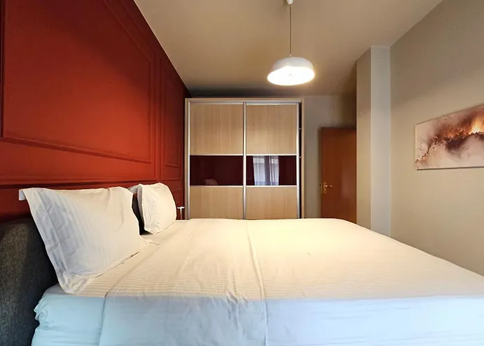 Tam Skanderbeg Square One Bedroom W Veranda ティラナ