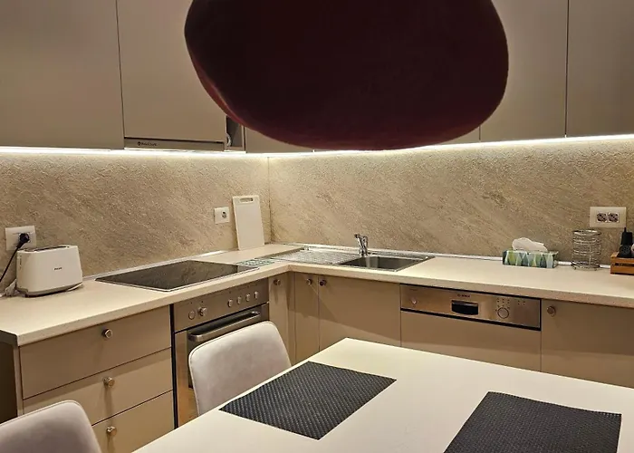 アパート Tam Skanderbeg Square One Bedroom W Veranda ティラナ